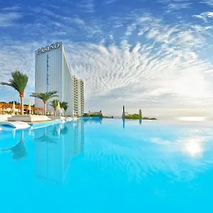International Casino & Tower מלון
