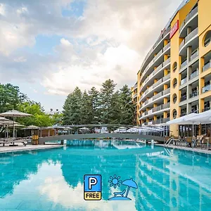 Hvd Viva Club Ultra - Private & Free Parking Hotel