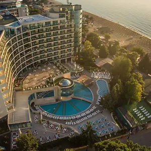 Marina Grand מלון